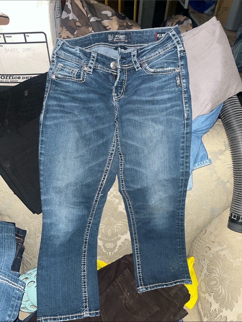 Silver Jeans Women's Straight Leg Denim “SUKI MID CAPRI” waist 27 leg 22 1/2